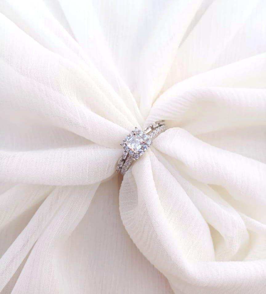 Elegant Modern Silver-Plated Ring